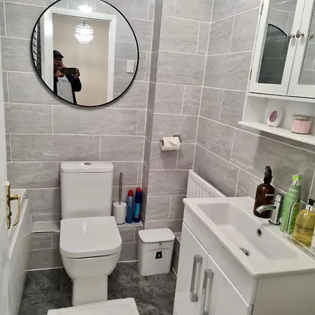 Вилла London - Sleeps 4 - Parking - Garden - Petfriendly Экстерьер фото