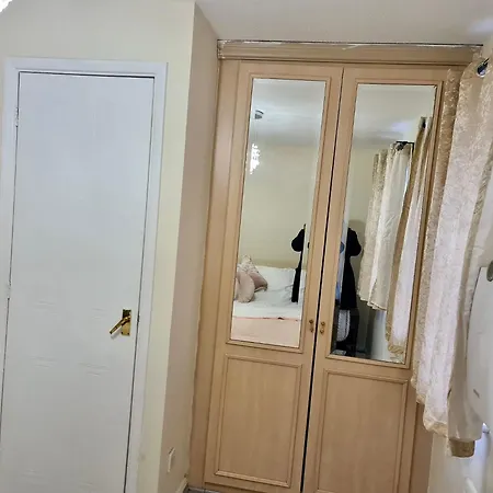 Вилла London - Sleeps 4 - Parking - Garden - Petfriendly Экстерьер фото
