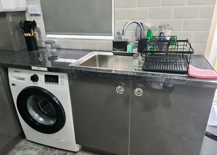 London - Sleeps 4 - Parking - Garden - Petfriendly