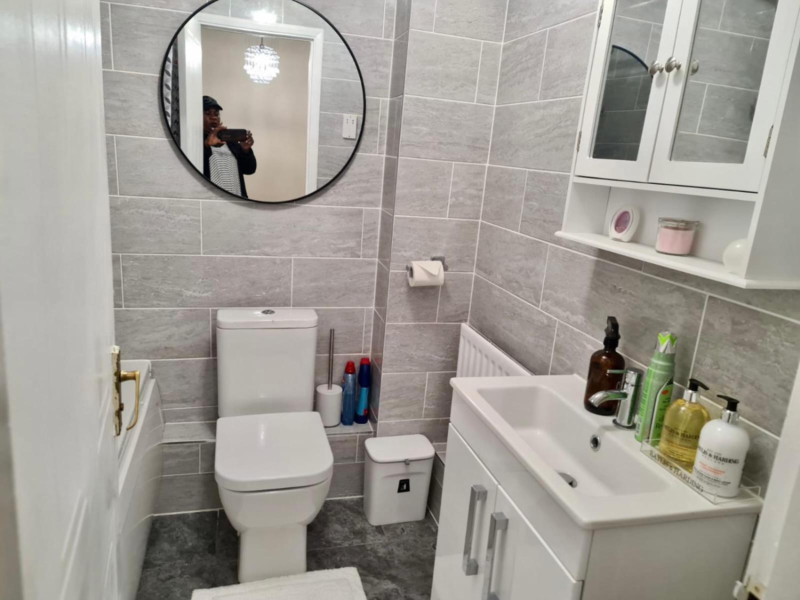 - Sleeps 4 - Parking - Garden - Petfriendly Дом отдыха Лондон