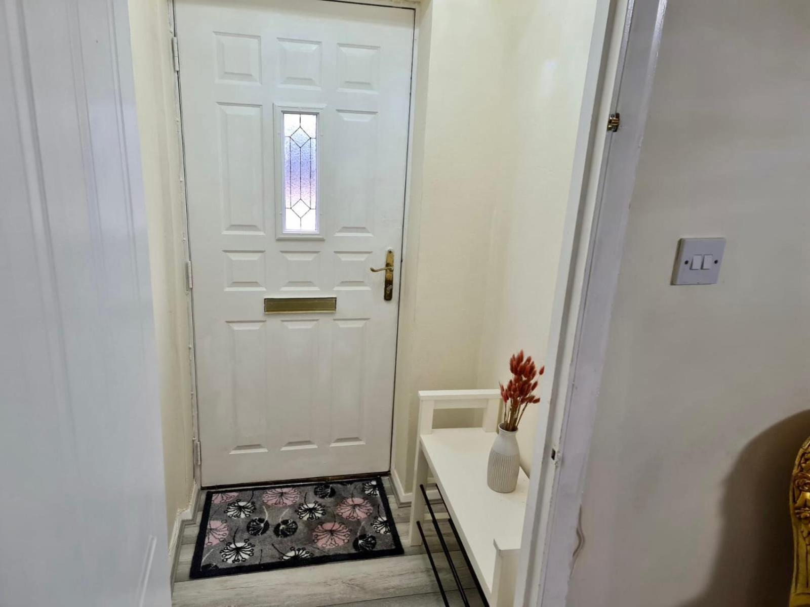 - Sleeps 4 - Parking - Garden - Petfriendly Дом отдыха Лондон