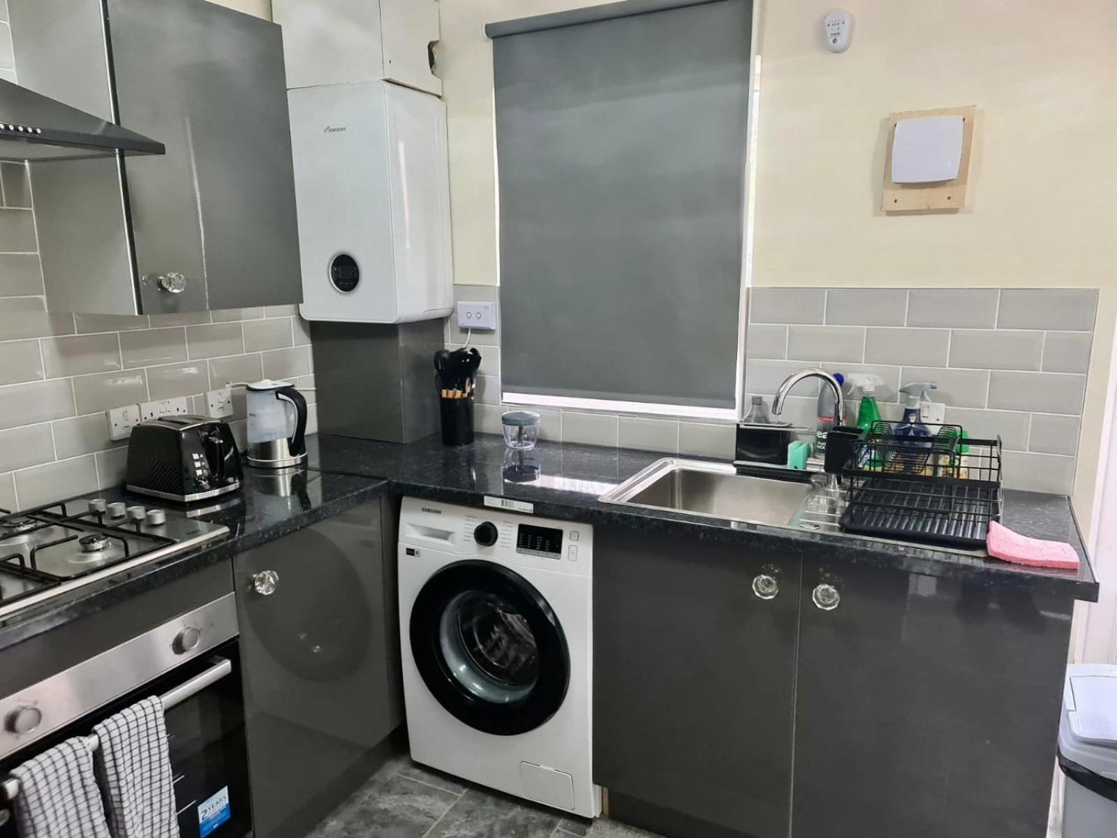 - Sleeps 4 - Parking - Garden - Petfriendly Дом отдыха
